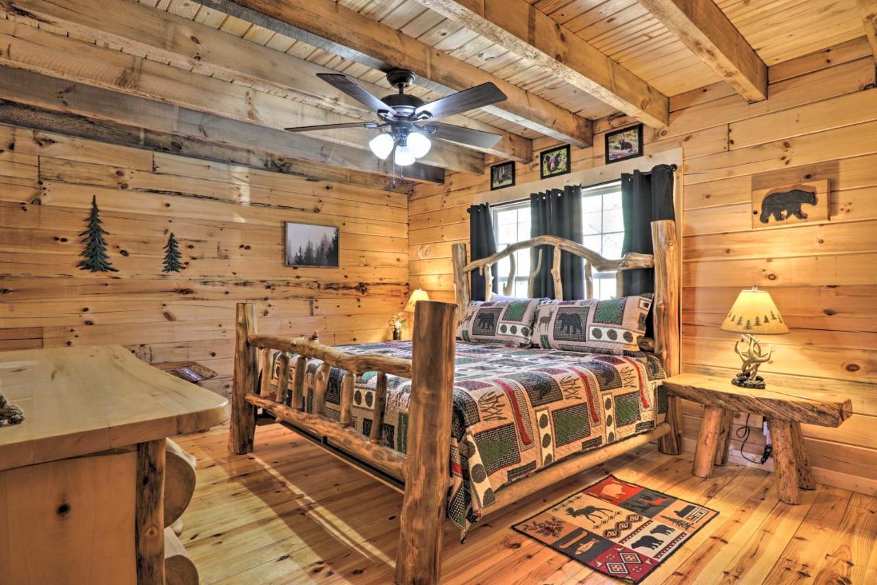 Gatlinburg Cabin With Loft And Game Room 1 Mi To Town Kültér fotó
