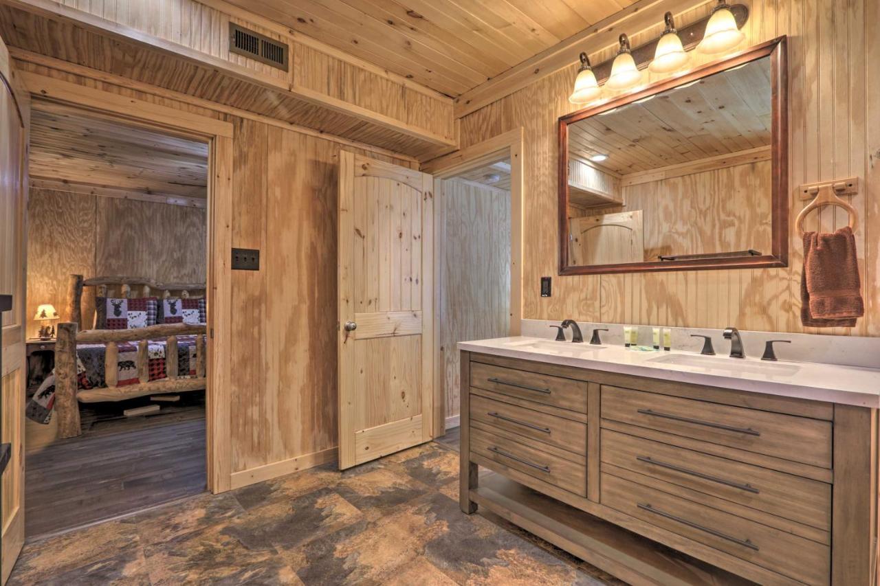 Gatlinburg Cabin With Loft And Game Room 1 Mi To Town Kültér fotó