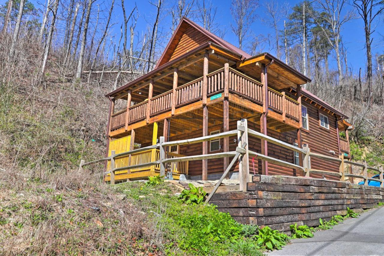 Gatlinburg Cabin With Loft And Game Room 1 Mi To Town Kültér fotó