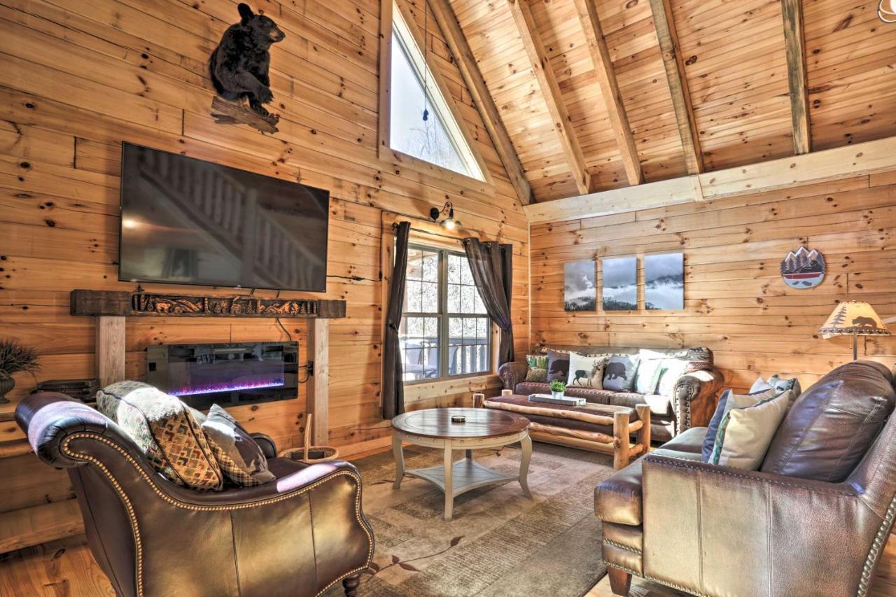 Gatlinburg Cabin With Loft And Game Room 1 Mi To Town Kültér fotó