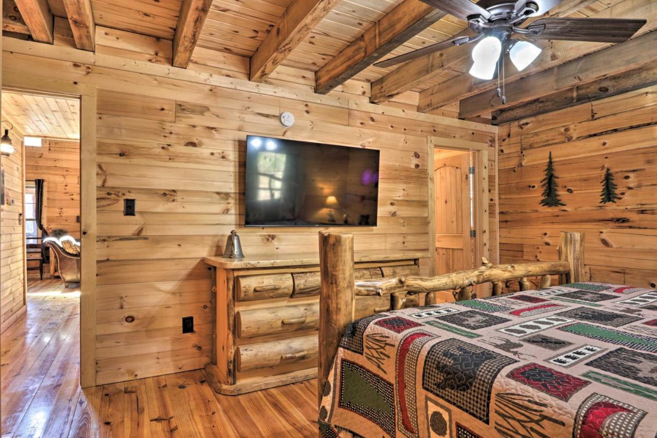 Gatlinburg Cabin With Loft And Game Room 1 Mi To Town Kültér fotó